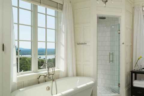 7 Best Bathroom Window Treatment Ideas of 2021