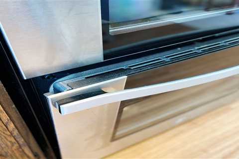 1 Minute Fix for Oven Door That Doesn’t Close All the Way